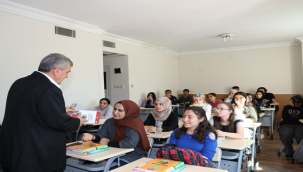 Başkan Beyazgül, Öğrencilerle Bir Araya Geldi