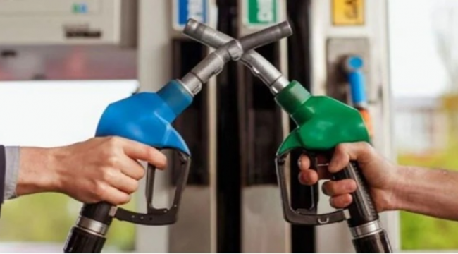 Benzine zam, motorine indirim geliyor