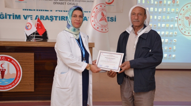 Dünya Diyabet Günü'nde Hastalara Eğitim Verildi