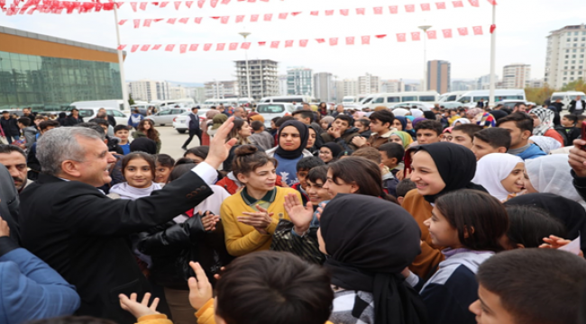 Başkan Beyazgül'den Kitap Fuarına Davet