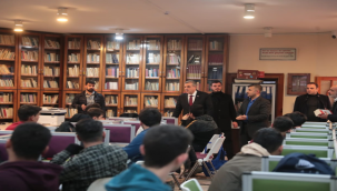 Başkan Beyazgül Kütüphanedeki Gençlerle Buluştu