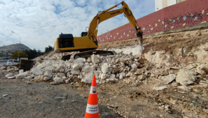 Büyükşehir'den Okullar Bölgesine Üst Geçit 