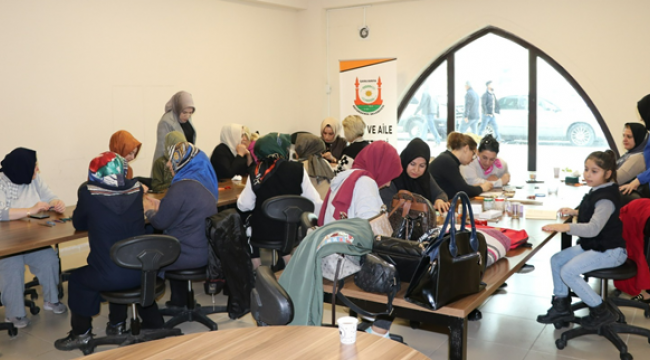 Büyükşehirle Kadınlar Takı Tasarımlarını Üretiyor