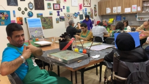 Engelli bireyler hem üretiyor hem sosyalleşiyor.