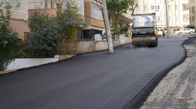 Haliliye belediyesi ile hummalı sıcak asfalt çalışmaları tamamlanıyor