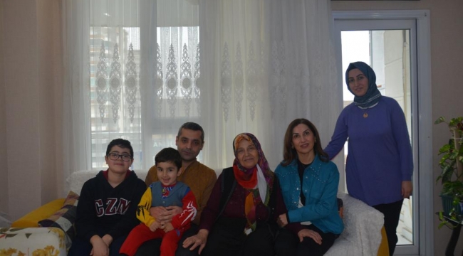 İl Emniyet müdürü Ulucan'ın eşinden şehit ailesine ziyaret