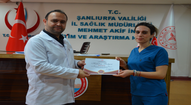 Şanlıurfa'da acil bakım hemşireliği kursiyerleri sertifikalarını aldı