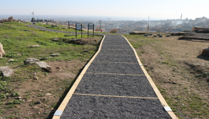 Tarihi Urfa Kalesine Yapılacak Ziyaretler İçin Yürüyüş Yolu Yapıldı