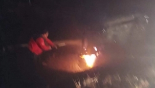 Urfa'da araç şarampole yuvarlandı, alev aldı 