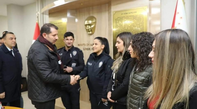 Vali Ayhan'dan, polislere ziyaret 