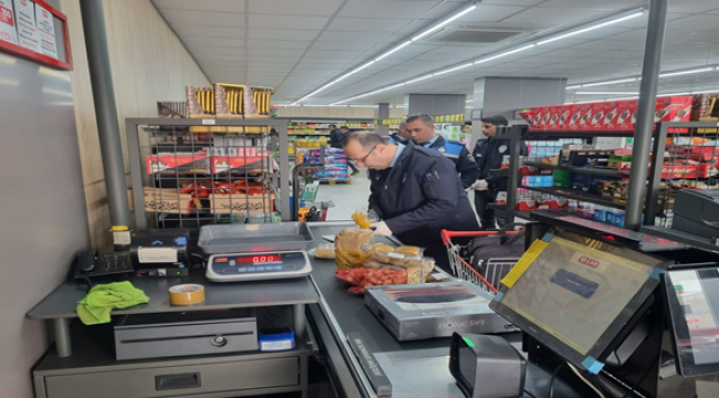 Zabıta Denetimde Bozuk Bebek Maması Ele Geçirdi  