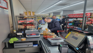 Zabıta Denetimde Bozuk Bebek Maması Ele Geçirdi  