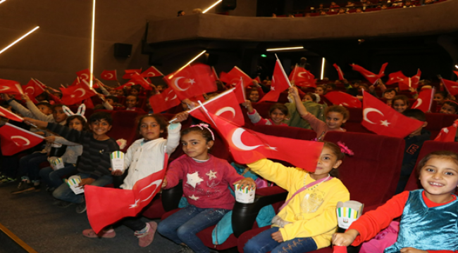 180 Bin Öğrenci Sinema İle Buluştu