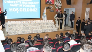 400 Öğrencinin üniversite hazırlık seti Haliliye Belediyesinden 