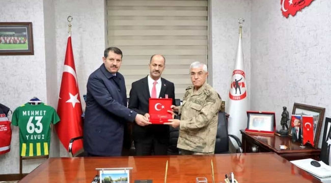 Jandarma Genel Komutanı Çetin'den Şehit Aileler Derneğine Ziyaret 