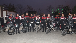 Vali Salih Ayhan kask taktı, polis motosikletiyle tur attı