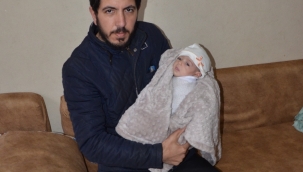 2 gün sonra enkazdan çıkartılan 2 aylık Fatma bebek, Şanlıurfa'da
