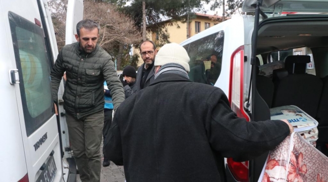 5 TIR İNSANİ YARDIM MALZEMESİ ADIYAMAN'A GÖNDERİLDİ