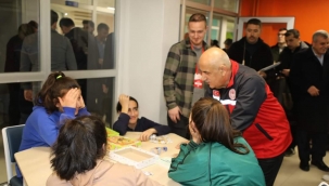 Bakan Kirişçi Şanlıurfa'da depremzedeleri ziyaret etti