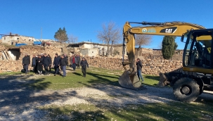 BAŞKAN CANPOLAT DEPREMDEN ETKİLENEN KIRSAL MAHALLELERİ ZİYARET ETTİ
