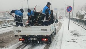 Başkan Kuş, Karla Mücadele Eden Ekipleri Denetledi   
