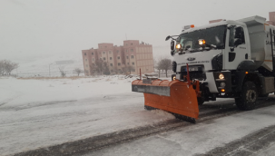 Büyükşehir Belediyesi Karla Mücadele Ekipleri Tam Kadro Sahada
