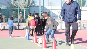 BÜYÜKŞEHİR'DEN DEPREMZEDE ÇOCUKLARA SPORLA PSİKOLOJİK DESTEK 