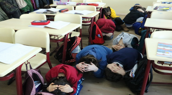 Deprem bölgesindeki okullarla ilgili önemli gelişme