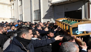 Depremde hayatını kaybeden 6 kişilik aile defnedildi