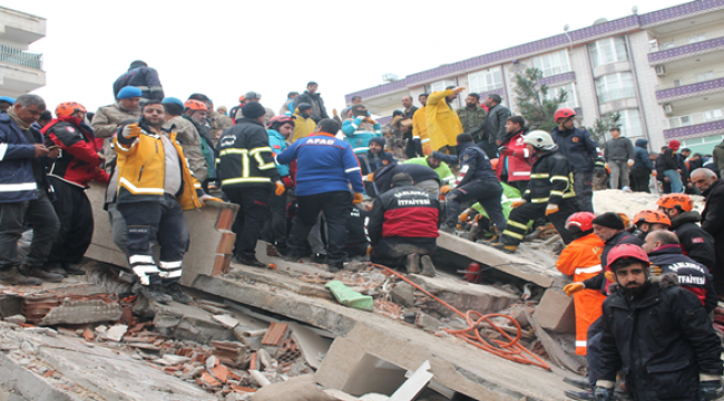 Depremde son durum: Can kaybı 8 bin 574'e yaralı 49 bin 133'e yükseldi
