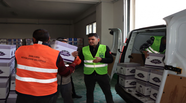Depremden Etkilenen vatandaşların gıda kolileri evlerine ulaştırılıyor