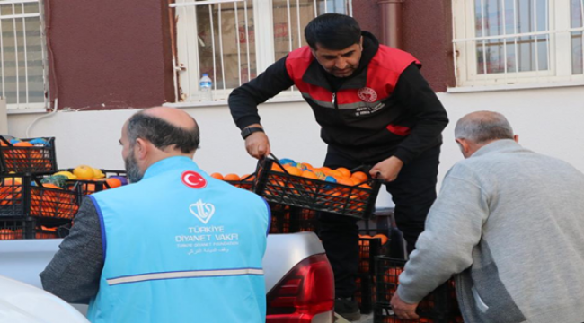 Depremzedeler Bir An Olsun Yalnız Bırakılmıyor