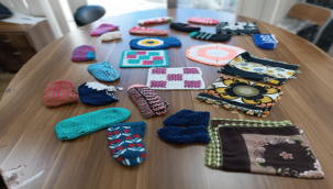 Depremzedeler İçin Yün Kazak Örüyorlar