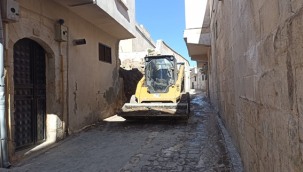 Eyyübiye'nin Tarihi Sokaklarındaki Molozlar Kaldırılıyor