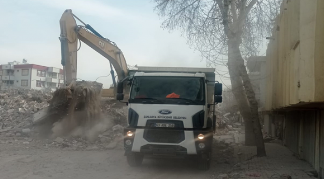 Şanlıurfa Büyükşehir'den Adıyaman'a Araç Sevkiyatı