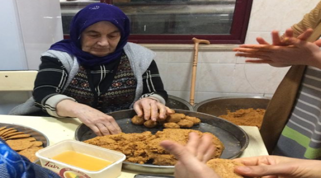 Şanlıurfalı kadınlar deprem bölgelerine 'aya köftesi'