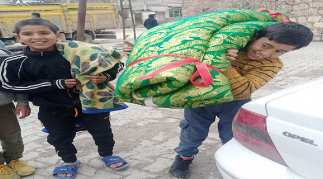 Urfalı çocuklar kendi yataklarını gönderdi