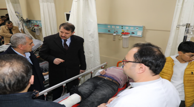 Vali Ayhan, Patlamada yaralanları hastanede ziyaret etti