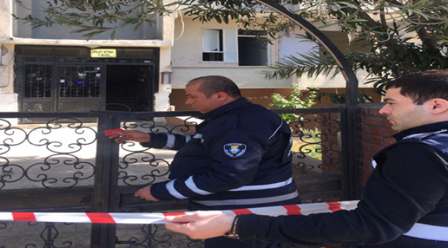 Zabıta riskli yapıları mühürlüyor