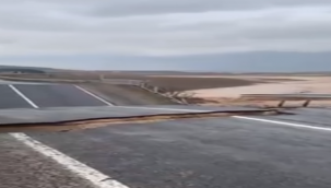 Bozova Hilvan yolu çöktü