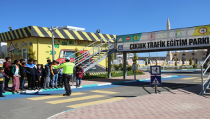 Çocuklar, Haliliye Trafik Eğitim Parkında Hem Eğleniyor Hem Öğreniyor