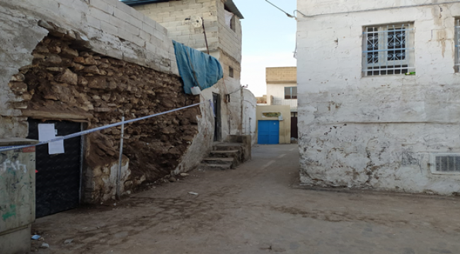 Eski Urfa sokaklarındaki molozlar kaldırılıyor