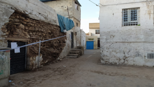 Eski Urfa sokaklarındaki molozlar kaldırılıyor