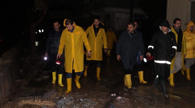 HALİLİYE'DE EKİPLER SEL RİSKİNE KARŞI GECE BOYU TEYAKKUZDAYDI 
