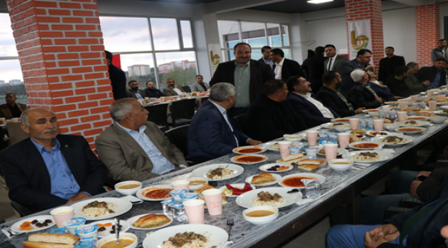 Kaymakam Çengel ve Başkan Ekinci Muhtarlarla İftarda Bir Araya Geldi