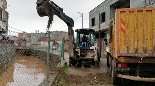 Korçik Deresinde Temizlik Çalışmaları Devam Ediyor