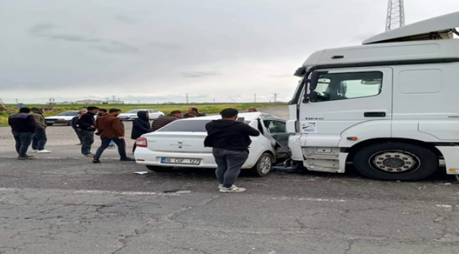 Şanlıurfa'da otomobil ile tır çarpıştı!