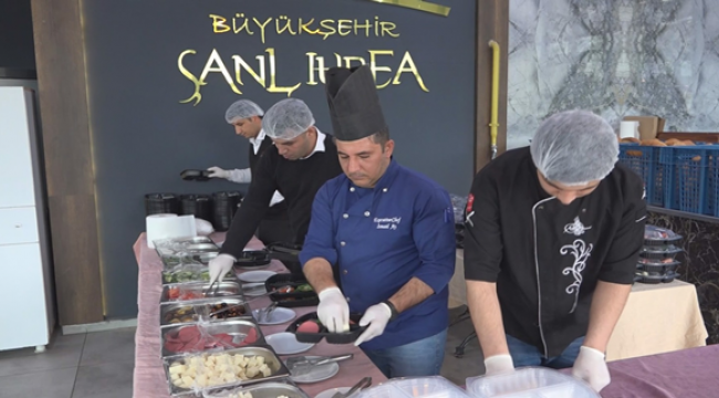 Şanlıurfa'da Selzede Vatandaşların İlk Sahuru Büyükşehirden