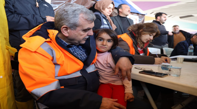 Selden Etkilenen Vatandaşların Talepleri İletişim Çadırında Karşılanıyor