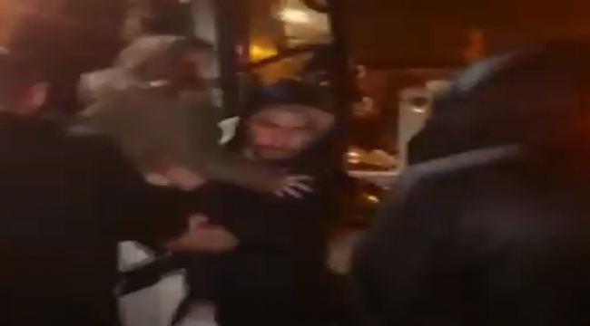 Sular Altında Mahsur Kalan Aileyi Belediye Ekipleri Kurtardı